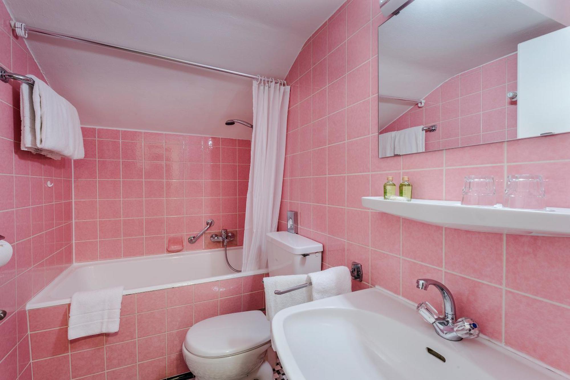 Berghaus - Der Westerhof Hotel Tegernsee Room photo
